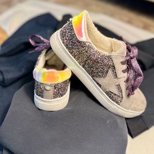 Steve Madden JREZUME LOW TOP SHOES SNEAKERS STAR GLITTER,  SPARKLES.